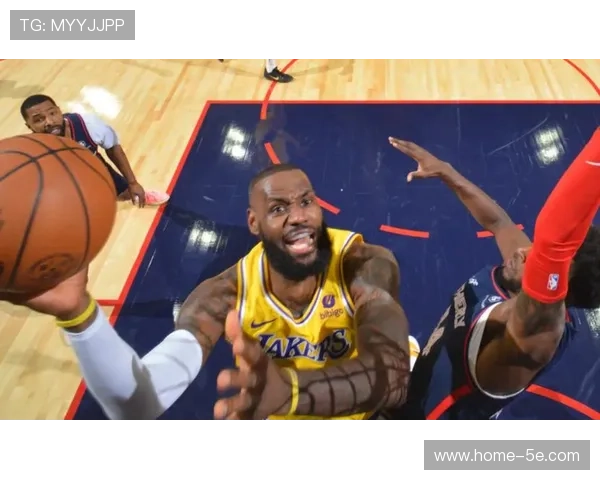 恩比德对阵湖人空砍35分7篮板7助攻,角色球员支援不足 恩比德对阵湖人空砍35分7篮板7助攻,角色球员支援不足